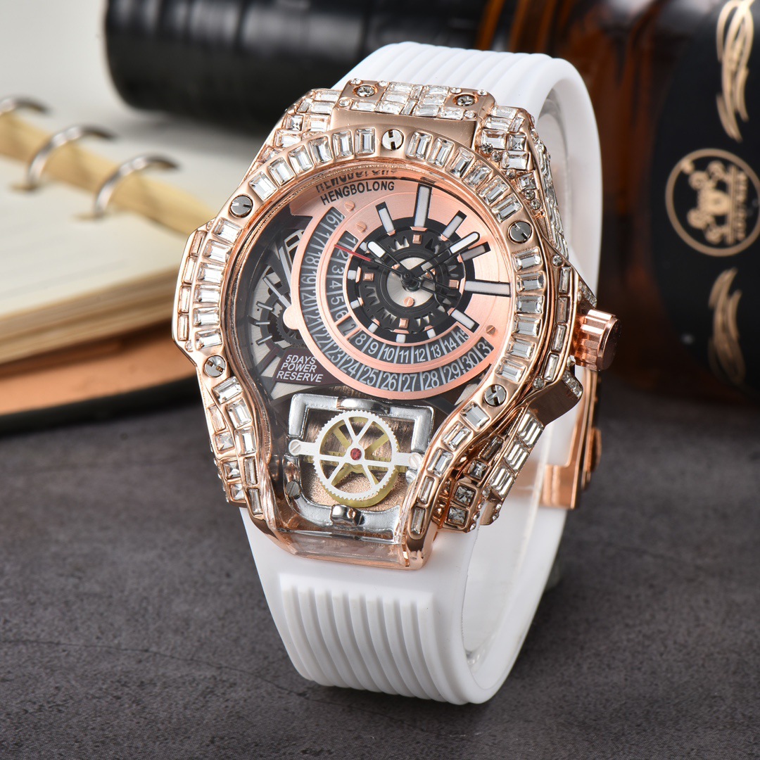 Luxury Watch With Rubber Strap - Tam Elmas Kaplama İş Lüksü Üst
