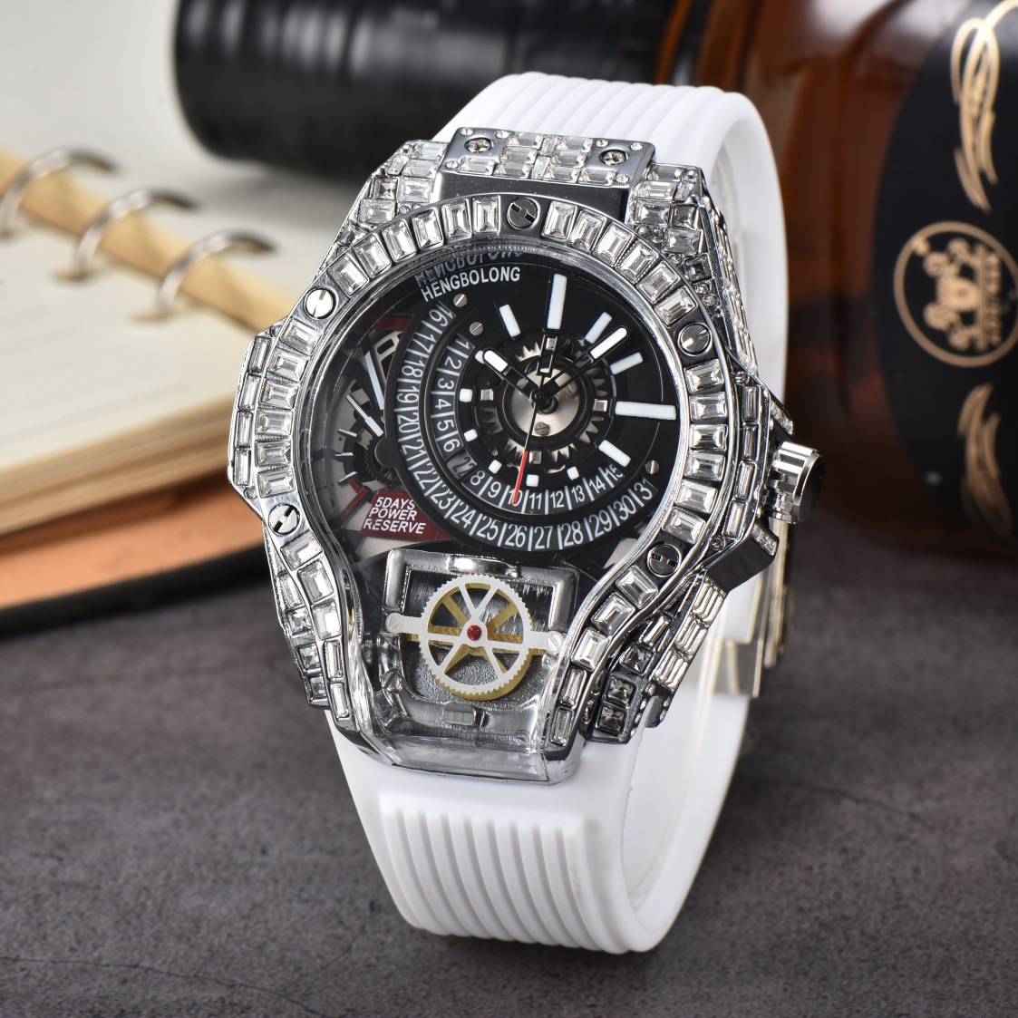 Tam Elmas Kaplama İş Lüksü Üst - Luxury Watch With Rubber Strap incelemesi ve fiyatı
