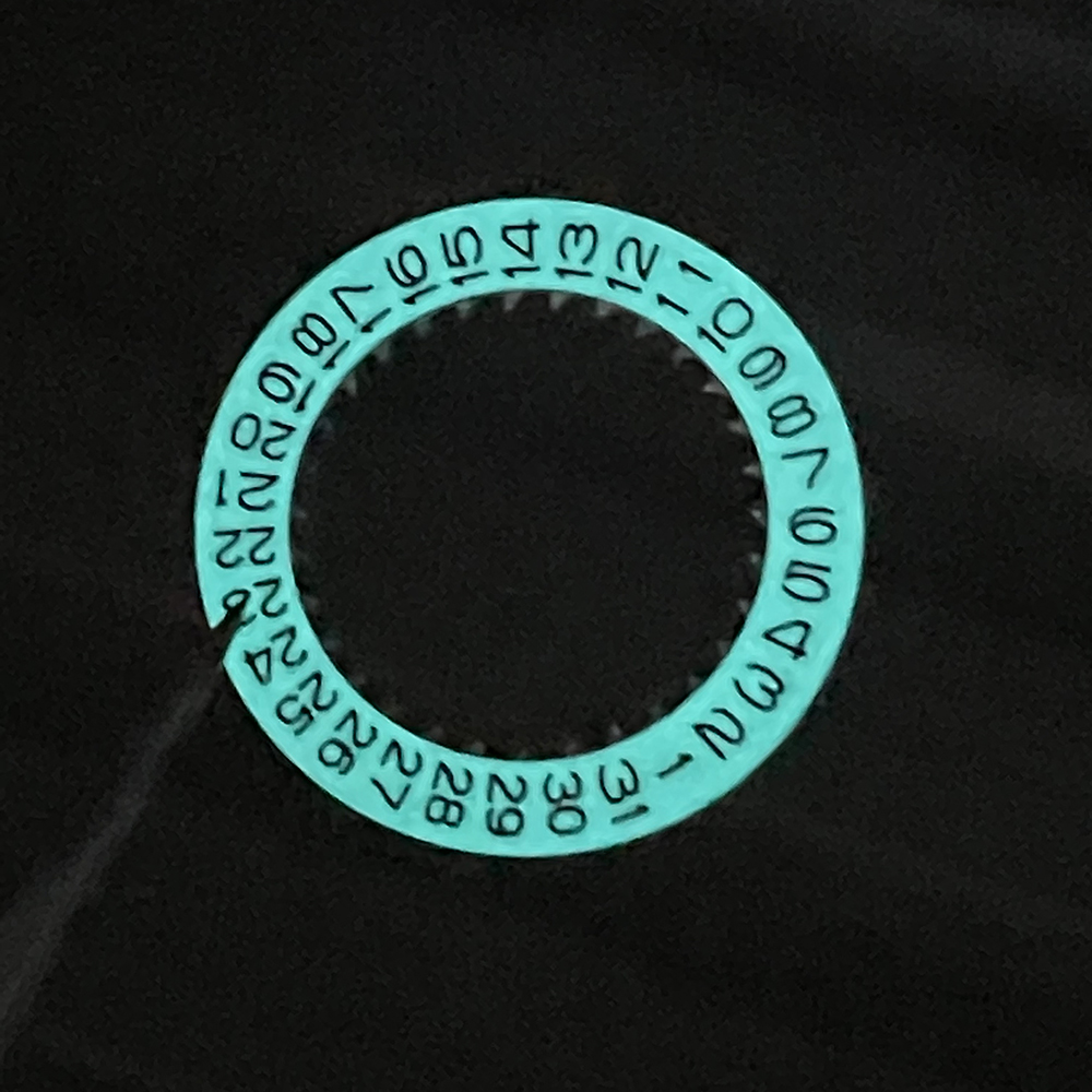 Üst C3 Yeşil Işıklı Datewheel  - Exhibition Caseback incelemesi ve fiyatı